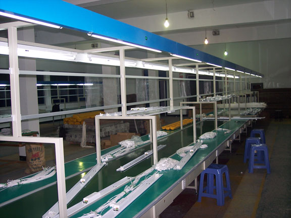 灯具装配流水线