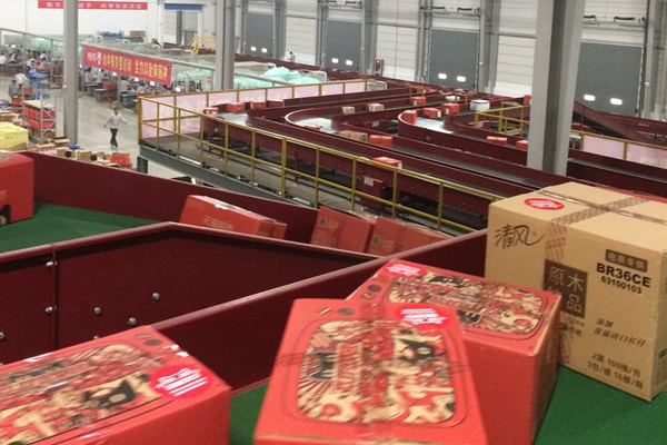 天猫超市物流分拣线
